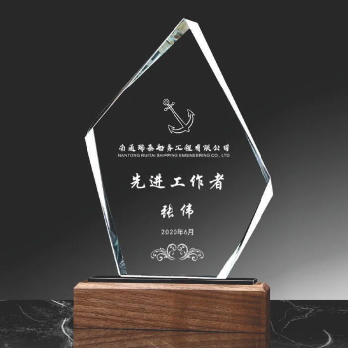 Kristal plaket